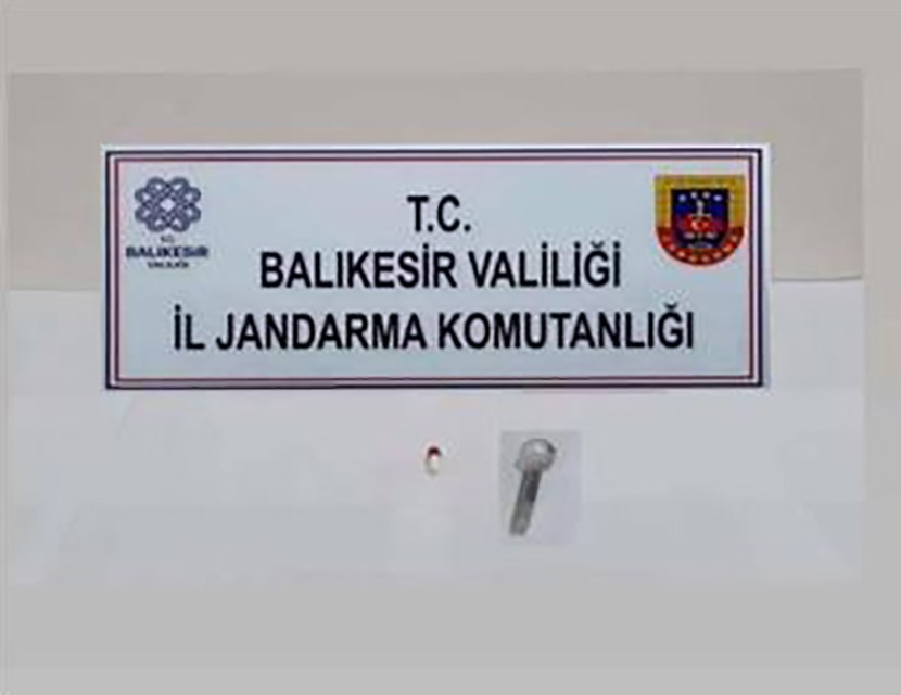 Gömeç, Burhaniye ve Edremit ilçelerinde uyuşturucu operasyonu: 8 gözaltı Balıkesir’in körfez ilçelerinde jandarma tarafından yapılan operasyonlarda 15 gram kokain