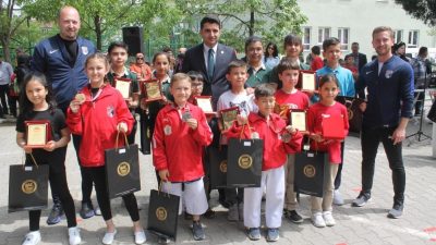 Gaziantep’te düzenlenen Türkiye Minikler Karate Şampiyonası’na 53 İl 220 Kulüp