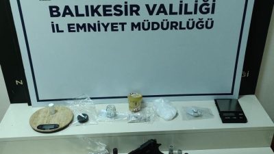 Bandırma’da Narkotik Suçlarla Mücadele Birimi tarafından düzenlenen operasyon sonucu uyuşturucu
