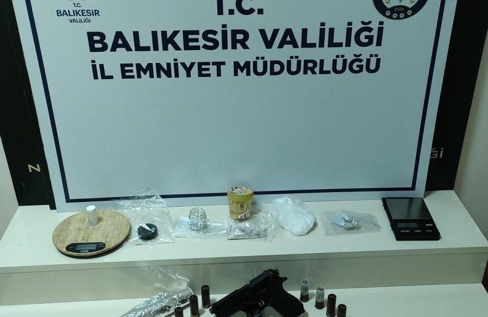 Bandırma’da uyuşturucu operasyonu Bandırma’da Narkotik Suçlarla Mücadele Birimi tarafından düzenlenen operasyon sonucu uyuşturucu