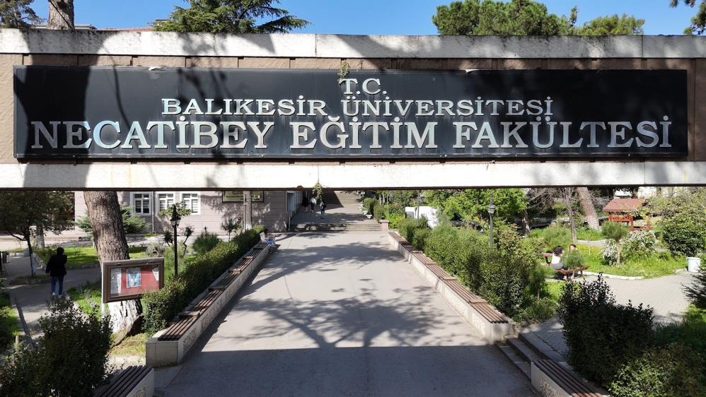 Necatibey Eğitim Fakültesinde 4 bölüm akredite edildi Balıkesir Üniversitesi Necatibey Eğitim Fakültesinde; Biyoloji Öğretmenliği, Kimya Öğretmenliği, İlköğretim