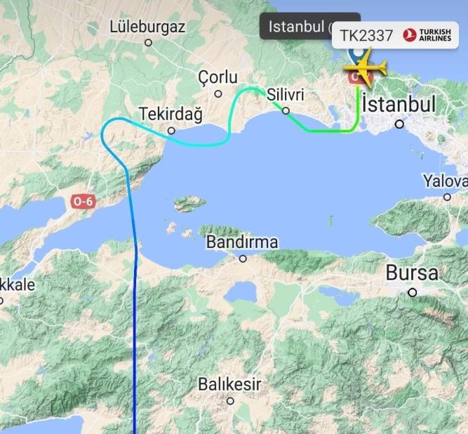 İlber Ortaylı THY uçağında rahatsızlandı: Sefer gecikmeli gerçekleşti Türk tarihçi ve yazar İlber Ortaylı, Türk Hava Yolları’nın (THY)