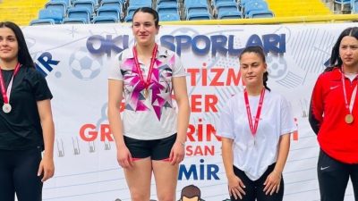 Erdek’te spor faaliyetlerini sürdüren Erdek Atletik NYZ Spor Kulübü öğrencileri,