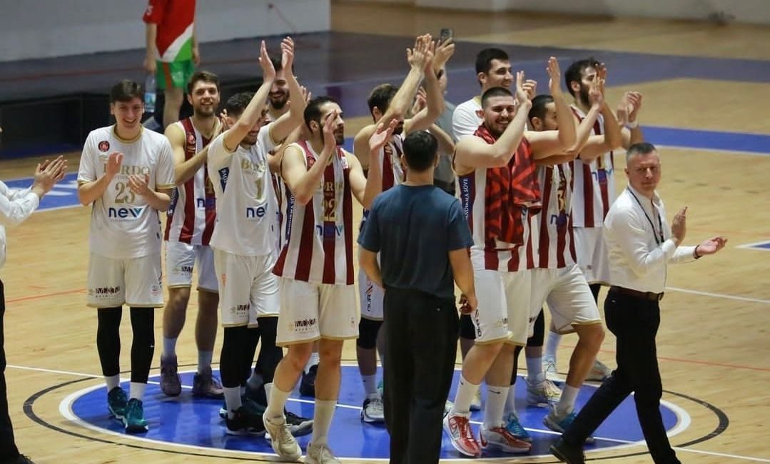 Türkiye Basketbol 2’nci Ligi’nde play-off mücadelesi veren Bordo Basketbol, Ege