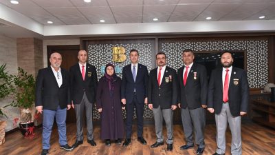 Mazbatasını almasının ardından görevine başlayan Balıkesir Büyükşehir Belediye Başkanı Ahmet