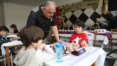 23 Nisan Ulusal Egemenlik ve Çocuk Bayramı dahilinde Ahmet Akın