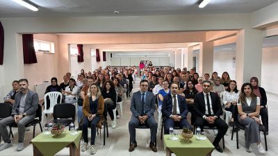 Balıkesir Eğitim Akademisi tarafından Bandırma’da velilere yönelik “Sosyal Medya, Bilinçli
