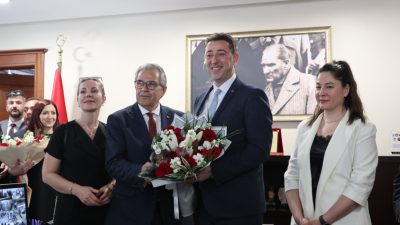 Tolga Tosun’dan görevi devralan Bandırma Belediye Başkanı Dursun Mirza, “Dördüncü
