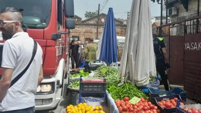 Edremit semt pazarında çıkan yangın paniğe neden oldu.Edinilen bilgiye göre