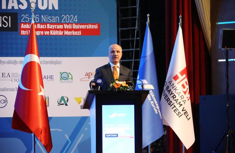 YÖK Başkanı Özvar: “2027 yılına kadar üniversitelerimizin tamamına yakınının akreditasyon süreçlerini tamamlamasını bekliyoruz” Yükseköğretim Kurulu (YÖK) Başkanı Erol Özvar, “2027 yılına kadar üniversitelerimizin