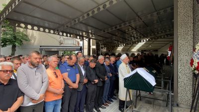 Erdek Belediye Başkanı Burhan Karışık’ın abisi Nevzat Karışık, Erdek Yalı