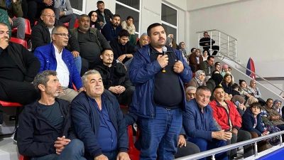 Marmara Adalar Belediye Başkanı Aydın Dinçer, düzenlediği Halk Toplantısı’nda vatandaşlara