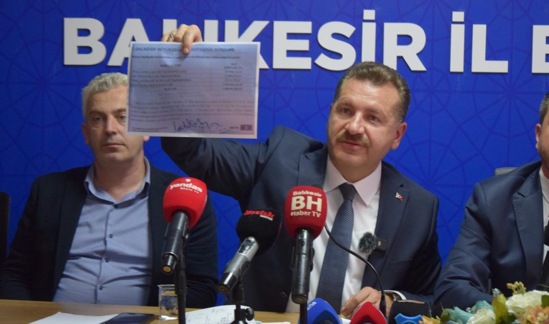 Eski Başkan Yılmaz’dan borç iddialarına yanıt CHP’li Balıkesir Büyükşehir Belediye Başkanı Ahmet Akın’ın Balıkesir Büyükşehir Belediyesi’nin