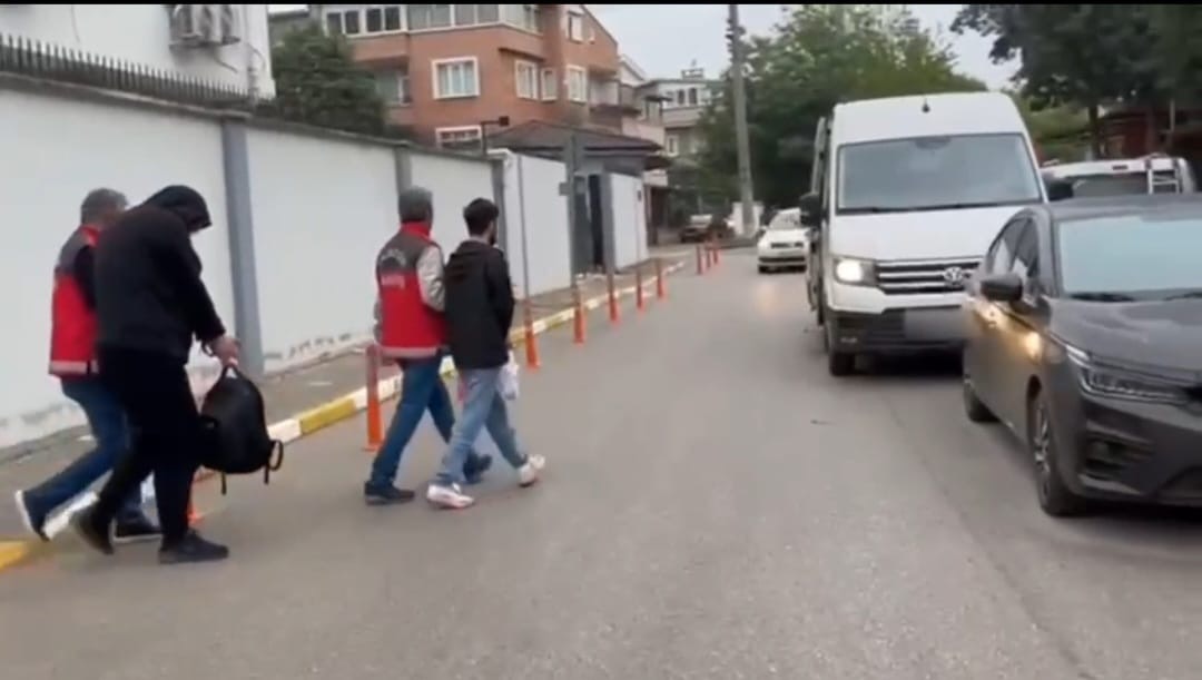 Bandırma ve Erdek’te düzenlenen rüşvet operasyonunda 2’si Bandırma’dan olmak üzere