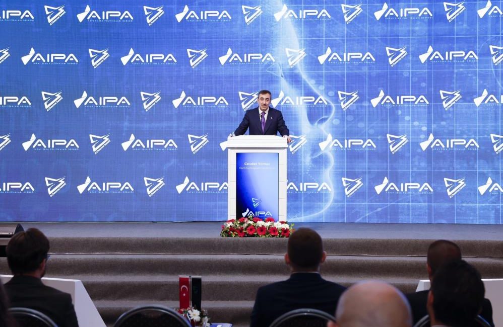 Cumhurbaşkanı Yardımcısı Cevdet Yılmaz, “Yapay zekayla bazı işler kaybedilecek ama