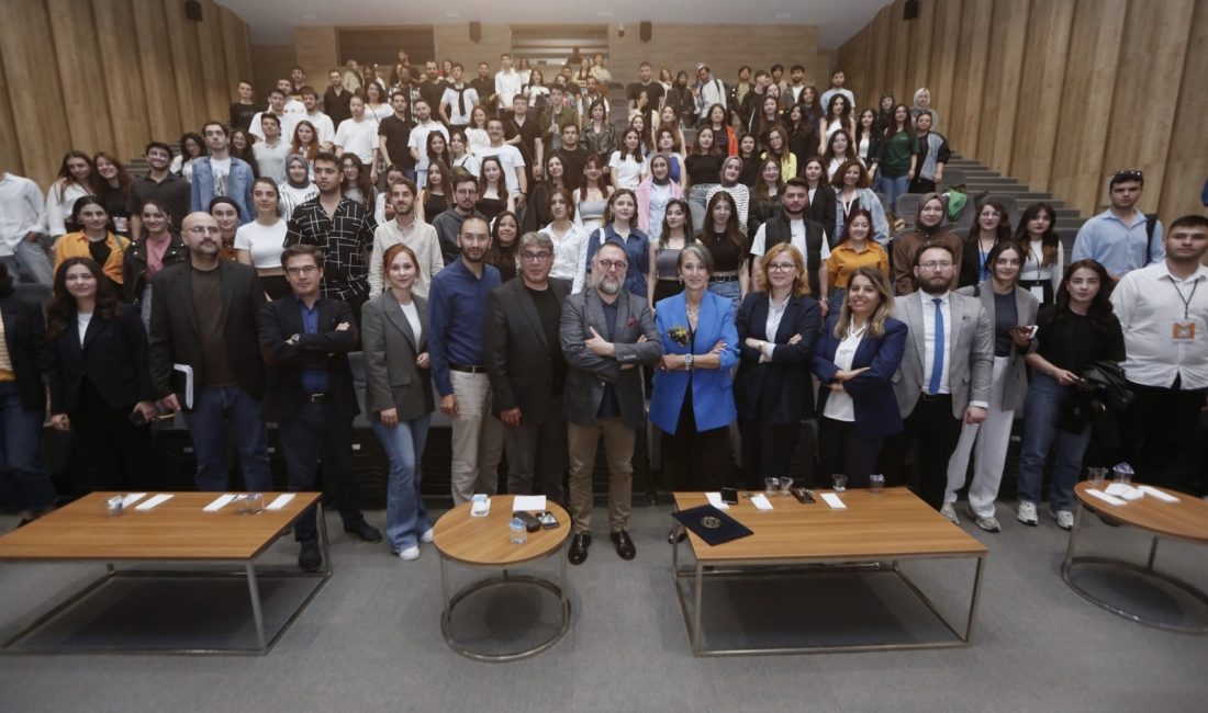 BANÜ’de “İletişim Sektöründe Yeni Trendler”masaya yatırıldı BANÜ’de gerçekleştirilen “İletişim Sektöründe Yeni Trendler” konferansında, Türkiye Halkla İlişkiler