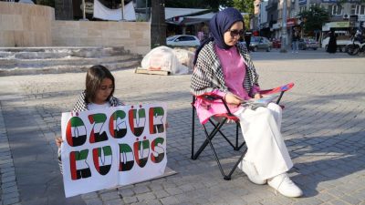 Filistin’de yaşanan insanlık vahşetine dikkat çekmek için harekete geçen bir