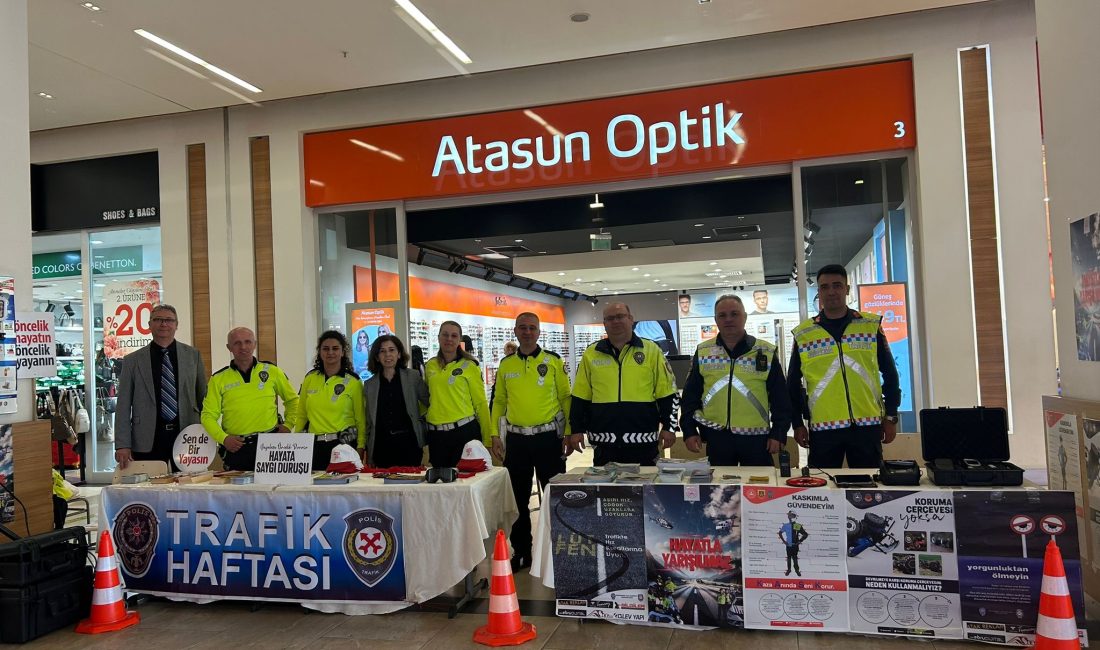 Bandırma’da trafik farkındalığı yaratıldı 4-10 Mayıs Trafik Haftası dolayısıyla Bandırma Liman AVM’de kurulan stantta