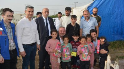 Karacabey Kaymakamı Hakan Kafkas ve Belediye Başkanı Fatih Karabatı’dan oluşan