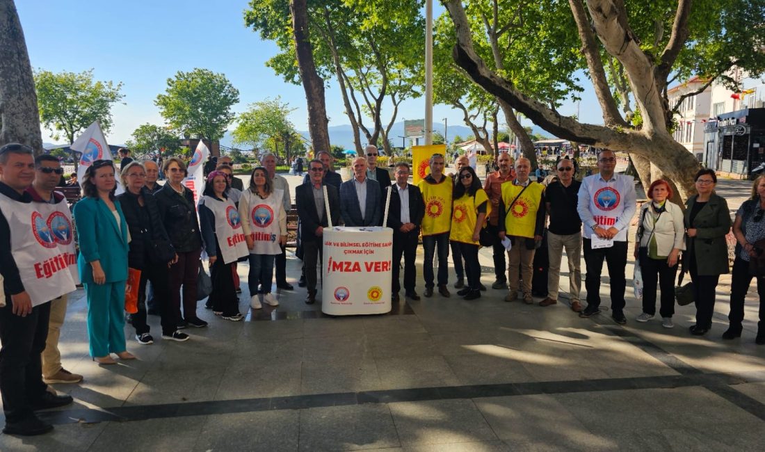 ”Türkiye Yüzyılı Maarif Modeli”ne Bandırma’da tepki Eğitim İş ve Eğitim SEN tarafından “Türkiye Yüzyılı Maarif Modeli”nin