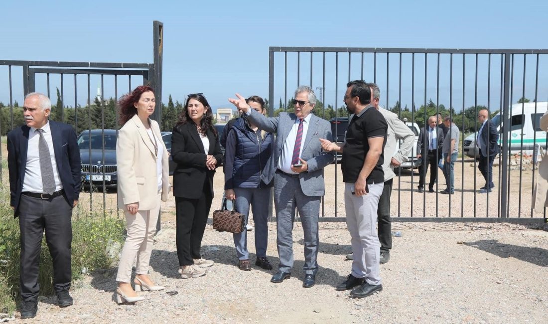 Mezarlık İdari Amirliği’ni ziyaret eden Bandırma Belediye Başkanı Dursun Mirza,