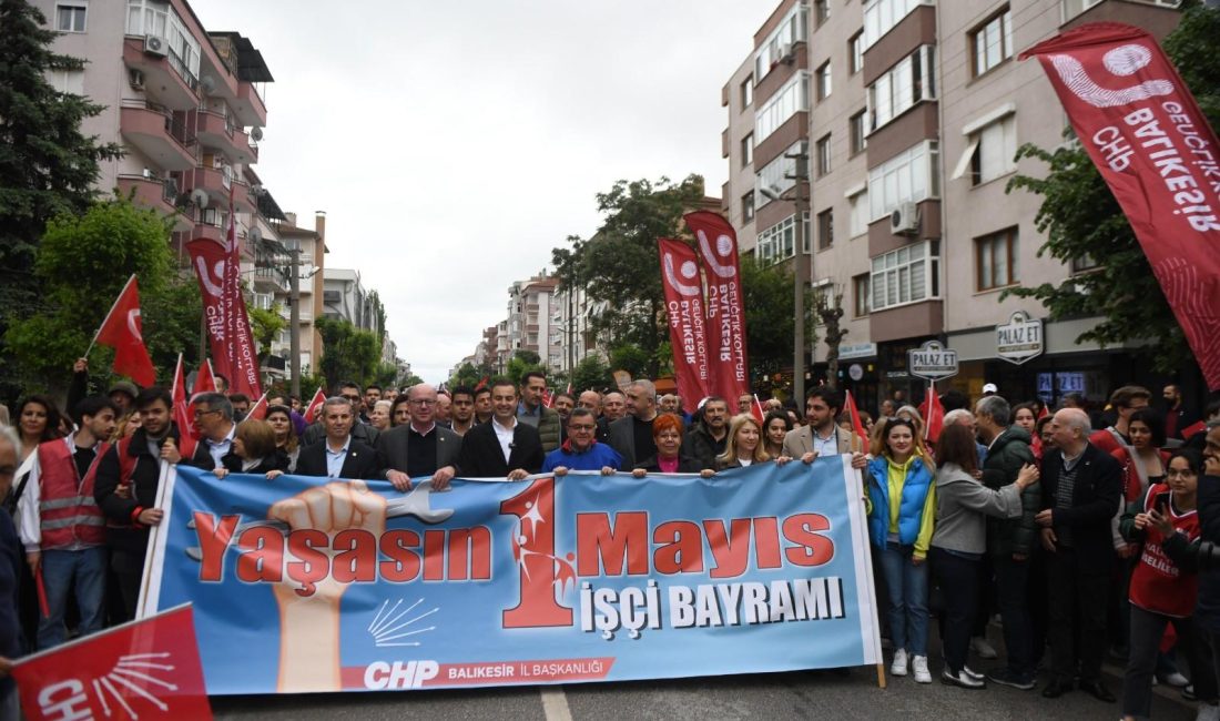 Başkan Şehirli 1 Mayıs’ta emekçilerle birlikte yürüdü Altıeylül’de 1 Mayıs İşçi Bayramı coşkuyla kutlandı.Kuva-yi Milliye Meydanına yürüyen