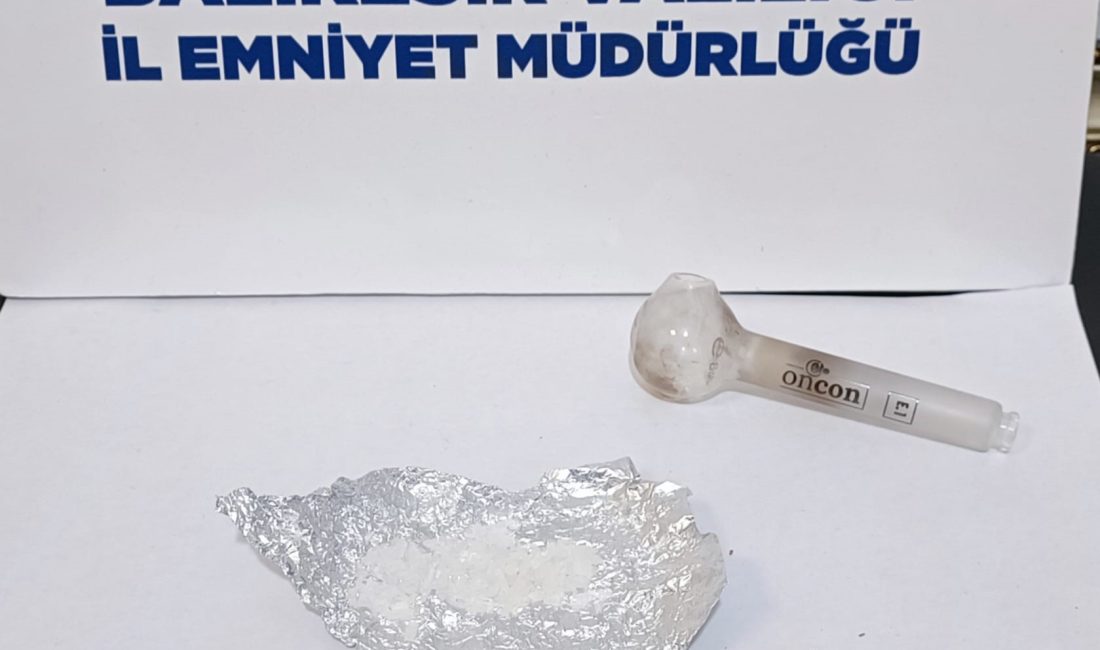 Tedirgin tavırları ele verdi: Torpido bölümünden uyuşturucu çıktı Bandırma’da polis ekipleri şüpheli araçta uyuşturucu buldu. Torpido bölümünde 7