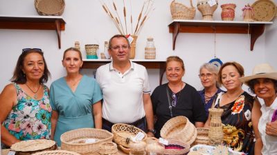  Ayvalık Belediyesi Mahalleevleri’ndeki kadınlar tarafından üretilen birbirinden güzel el emeği