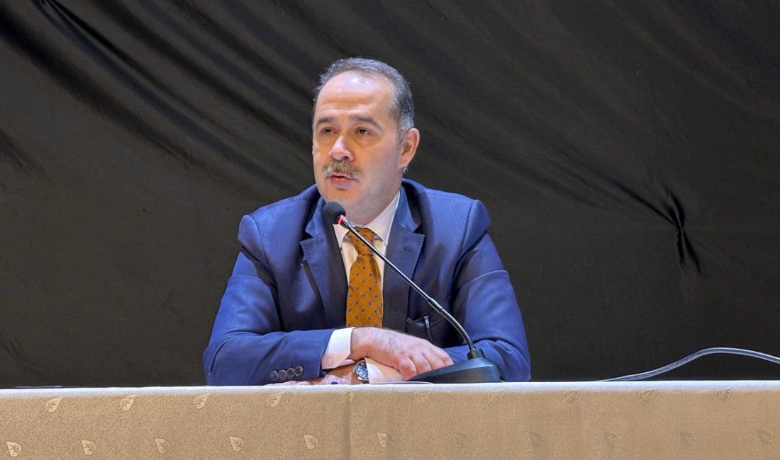 Kurum/kuruluş amirleri ve muhtarlarla bir araya gelen Bandırma Kaymakamı Engin