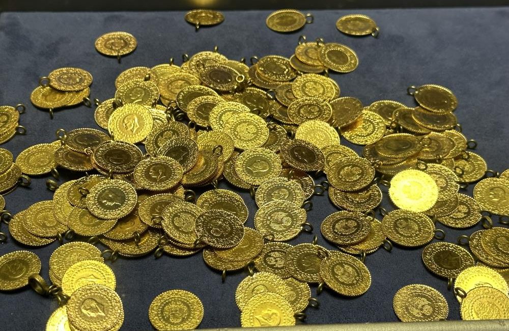 2024 yılında gümüş, altını solladı 2024’ün başından itibaren gram altın yatırımcısına yaklaşık yüzde 25 getiri