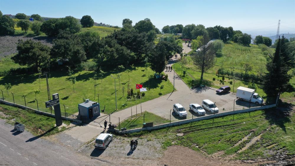 Balıkesir Büyükşehir’in ana arıları üreticilerle buluşuyor Balıkesir Büyükşehir Belediyesi, arı yetiştiriciliği yapan üreticilere; 2 bin ana
