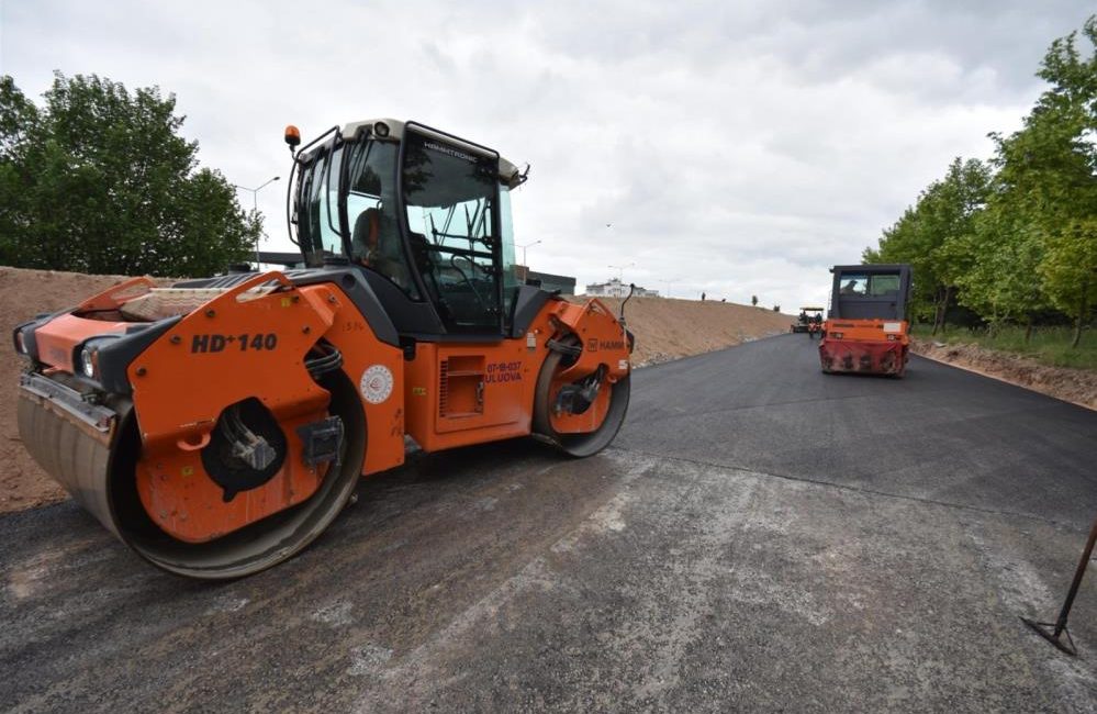 Balıkesir Büyükşehir, OSB 3. Etap yol çalışmalarına hız verdi Atatürk Şehir Hastanesi yönünden gelen trafiğin; şehir içine ve çevreyoluna