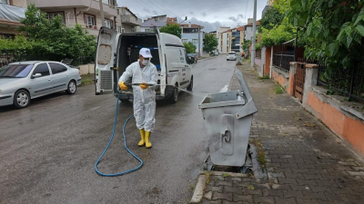 Altıeylül Belediyesi Temizlik İşleri Müdürlüğü ekipleri, vatandaşların daha rahat ve