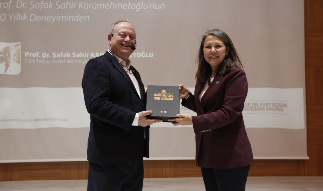 BANÜ’de gerçekleştirilen konferansta, Fizik Tedavi ve Rehabilitasyon Uzmanı Prof. Dr.