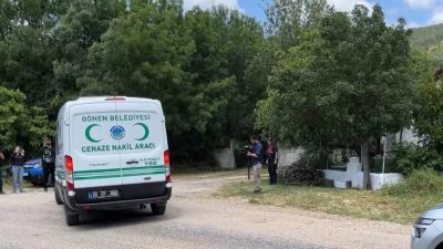 Gönen’e bağlı Armutlu Mahallesi’nde köpeği Tina ile beraber yürüyüşe çıktıktan