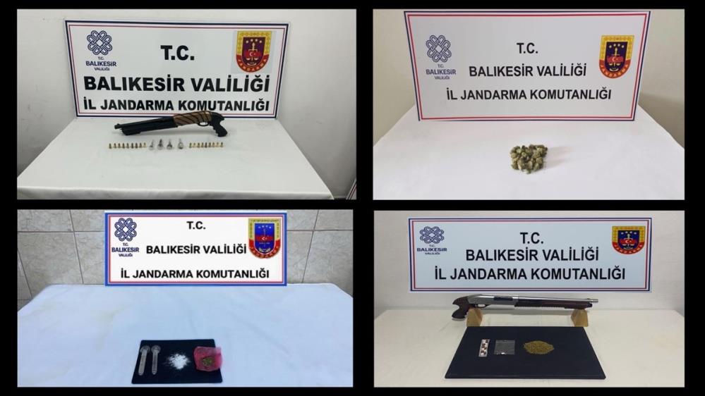 Balıkesir’de uyuşturucu operasyonu 7 gözaltı Balıkesir’in 4 ilçesinde düzenlenen uyuşturucu operasyonlarında 7 kişi gözaltına alındı.Edinilen