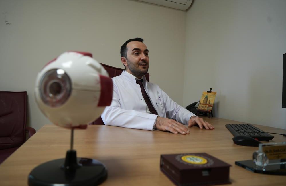 Uzmanlar uyarıyor: “Göz eti güneşe fazla maruziyette daha çok görülüyor” Güneşin gözler üzerindeki etkilerine yönelik uyarılarda bulunan İstanbul Tıp Fakültesi