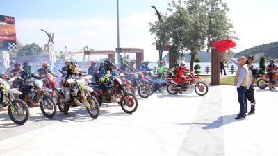 Marmara Adalar’da düzenlenen 2’nci Türkiye Enduro Marmara Adalar Buluşması’nda motosiklet