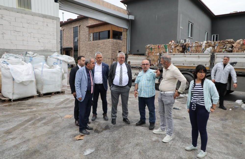 Edremit’te yeni geri dönüşüm projeleri hayata geçiyor Edremit Belediyesi ve Ekolojik Çevre Geri Dönüşüm Ltd. Şti. arasında