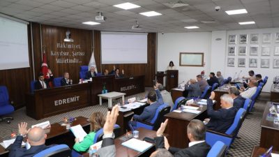 Edremit Belediye Meclisi Mayıs ayı olağan toplantısı Belediye Başkanı Mehmet