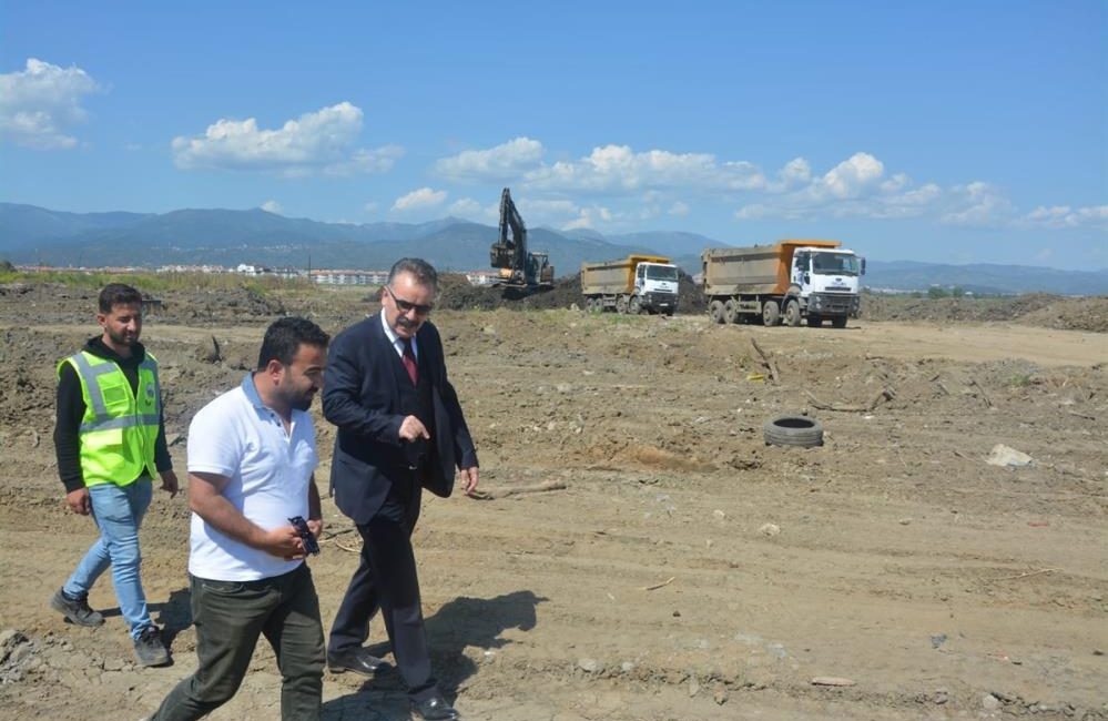 Edremit TDİOSB altyapı çalışmaları son hızıyla devam ediyor Edremit Tarıma Dayalı Organize Sanayi Bölgesinde (TDİOSB) altyapı çalışmaları son