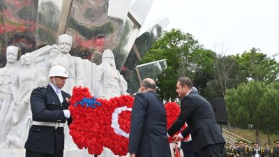  Kuvayı Milliye Günü kapsamında düzenlenen kutlama programlarına katılan Büyükşehir Belediye