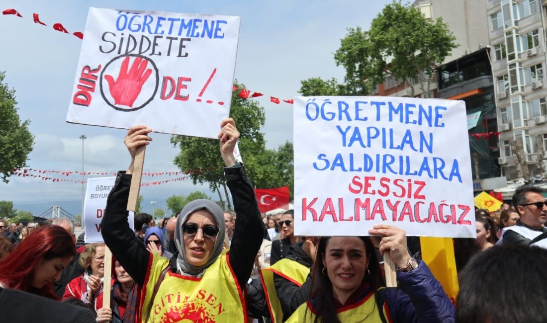 Bandırma’da yüzlerce öğretmen eğitim öğretime ara vererek, öldürülen Okul Müdürü