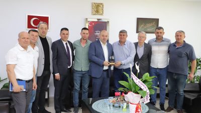 Sebeplili Hüseyin Pehlivan Yağlı Güreşleri’nin müjdesini veren Gönen Belediye Başkanı