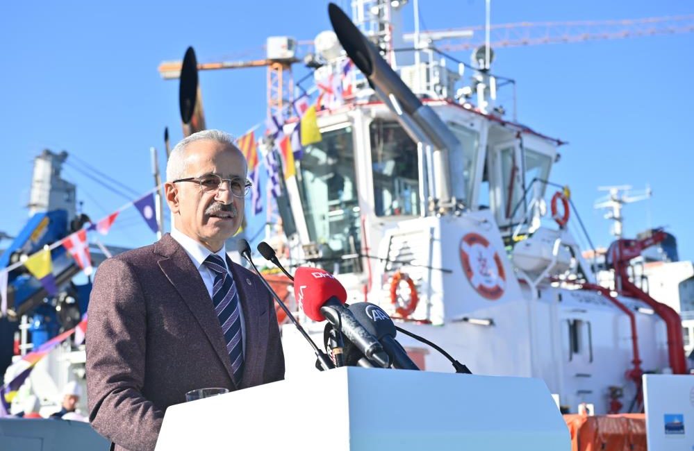 Kılavuzluk hizmetlerine takviye geliyor Ulaştırma ve Altyapı Bakanlığı’na bağlı Denizcilik Genel Müdürlüğü Türkiye’deki limanlara