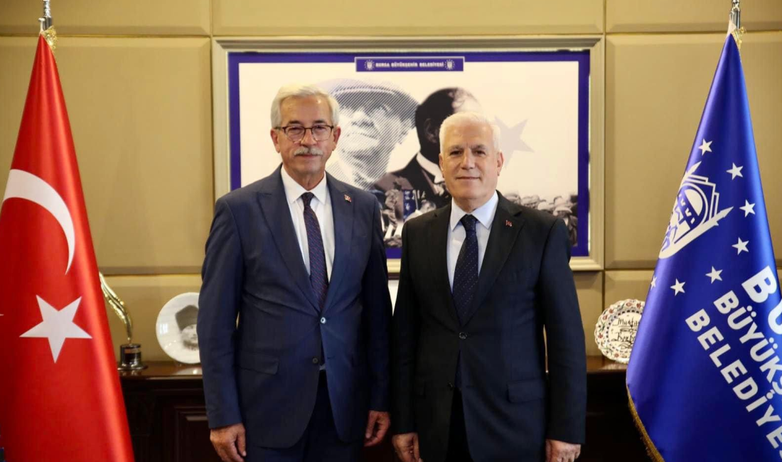 Kardeş belediyeler için iş birlikleri masaya yatırıldı Erdek Belediye Başkanı Burhan Karışık, Bursa Büyükşehir Belediye Başkanı Mustafa