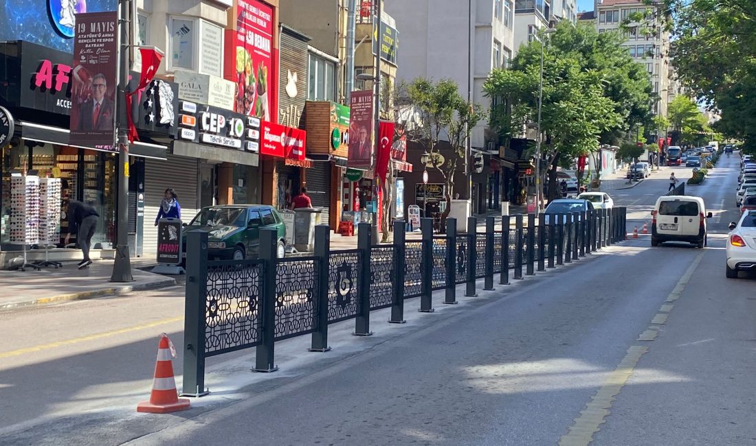 Bandırma Belediyesi tarafından Atatürk Caddesi ile İnönü Caddesi’nin kesiştiği kavşaktan