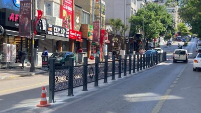 Bandırma Belediyesi tarafından Atatürk Caddesi ile İnönü Caddesi’nin kesiştiği kavşaktan