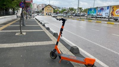 Bandırma’da 2023 yılının Şubat ayında hizmete giren e-scooterlar trafiği olumsuz
