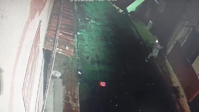 Tarlabaşı’nda eski eşine kızan şahıs, silahla kendini bacaklarından vurup yaraladı.